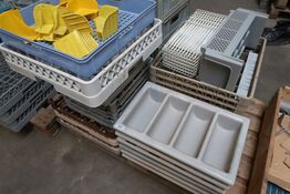 Div. bakker til opvaskemaskine på palle