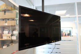 Fjernsyn SAMSUNG UE46D5005 med fjernbetjening samt computer