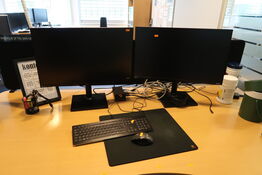 2 stk. computerskærme SAMSUNG F27T450FQR med tastatur og mus