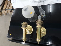 2 stk. Væglamper - mangler glas til den ene