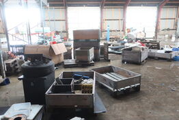 Div. Paller, pallerammer, reservedele, varelager m.m.