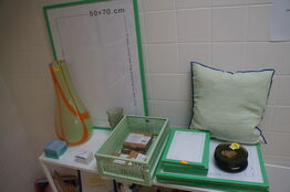 Diverse billederammer, vase, m.v.