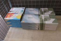 18 kasser med brevte