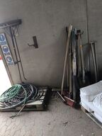 Div. Haveredskaber koste, skovle mv.  