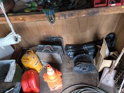 Hylde m. indhold propan, værktøj m.v. 