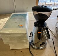 Kaffekværn KAFFESELSKABET  M55 + 200 Stk. Farvefjerningsservietter