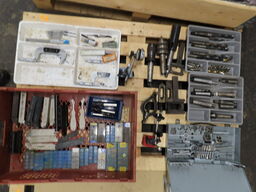 Indholdet på pallen