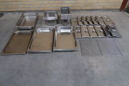 32 stk. ass. Rustfrit stål kantiner / låg
