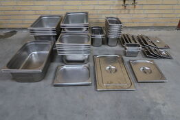 52 stk. ass. Rustfrit stål kantiner / låg