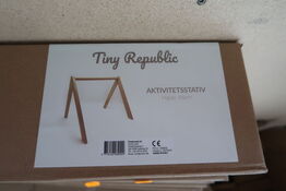 8 stk. aktivitetsstativ TINY REPUBLIC
