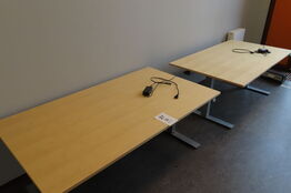 2 stk. Hæve/-sænkeborde 