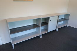 3 stk. skabe/reoler KINNARPS