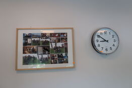 Opslagstavle, vægur, billede, plakat, whiteboard