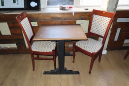 Restaurantbord m. 2 stole - 75x75x75 cm