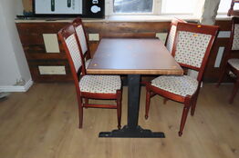 Restaurantbord m. 4 stole - 110x75x75 cm