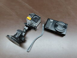 2 stk. kamera, PANASONIC TZ250 og VICTURE 4K WI-FI