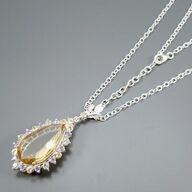 Eksklusivt håndfremstillet unika halskæde