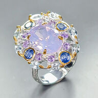 Ring af guld og hvidguldbelagt sterlingsølv prydet med stor ca. 7 ct. oval slebet lavendel kvarts