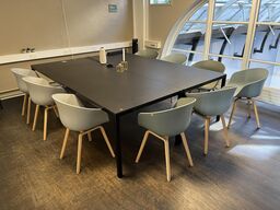 Møde bord m. 9.Stk. HAY Skål Stole