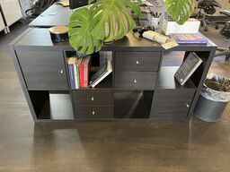 Rum opdeler m. Indhold bla. Plante 