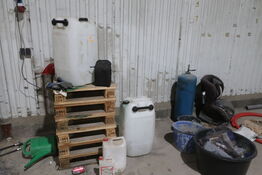 Div. Paller, dunke, autostol, murerspande, haveredskaber m.m.