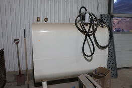 Tank med pumpesystem