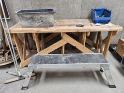 Arbejdsbuk JUMBO og arbejdsbord i træ m.v.