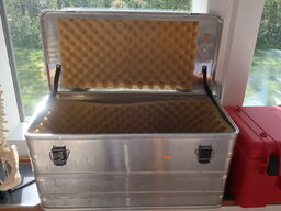 Alukasse m. foring & plastkuffert (tomme)