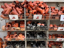 Kloakrør div. størrelse, længder m.v. (se billeder)