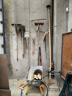 Div. håndredskaber, trillebøre m.v.