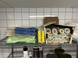 Blandet indhold af reol