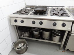 Kogebord, MARENO med 6 blus, inkl. div. gryder og pander