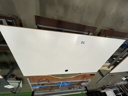 2 skriveborde SIS, højdejusterbart