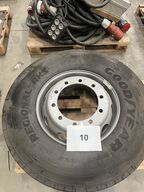 1 Dæk og fælg, lastbil 315/80R22,5, nyt