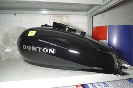 Tank t/Dorton MC