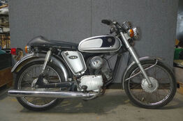 Knallert, Yamaha YB1 50ccm 1328 4-gear drejeventilmotor