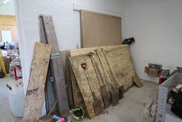 Div. Haveredskaber samt krydsfinerplader