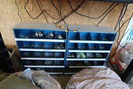 2 stk. sortimentsreoler med div. Bolte m.m.