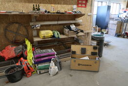 Opbevaringskasse, div. Varelager & værktøj m.m.