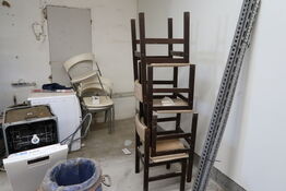 5 stk. stabelstole samt 4 stk. stole