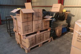 Palle med div. Dele til advarselslamper m.m.