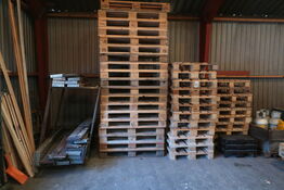 31 stk. EURO-paller, div. Pallerammer m.m.