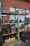 2 fag lagerreoler med div. Værktøj