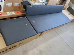 Læder hynde med ryglæn (monteres på mur) + ekstra siddehynde MOLBALLE (se beskrivelse)