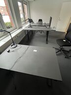 Tre hæve/sænkeborde. 