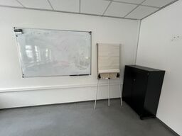 Skab, whiteboard og flipover