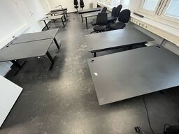 Fire hæve/sænkeborde. 