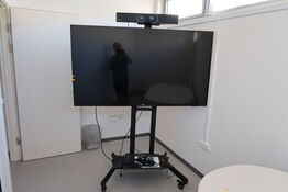 Fjernsyn PHILIPS 70BFL2114/12 med soundbar YEALINK