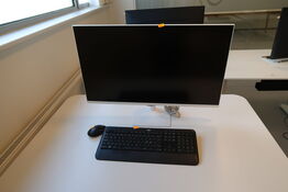 Computerskærm SAMSUNG S32AM501NU med tastatur og mus