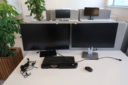 2 stk. computerskærme DELL, SAMSUNG S32A600UUU med mousetrapper, tastatur og mus